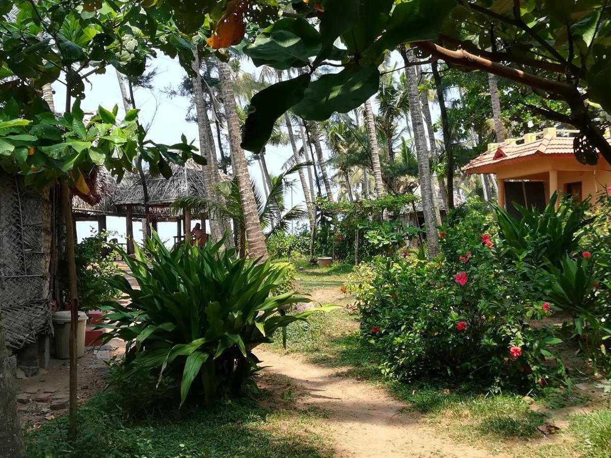 Sukriti Beach Resort Varkala Kültér fotó