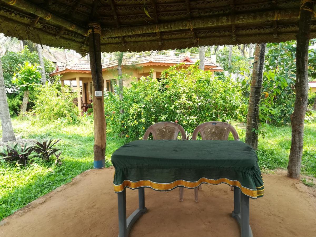 Sukriti Beach Resort Varkala Kültér fotó