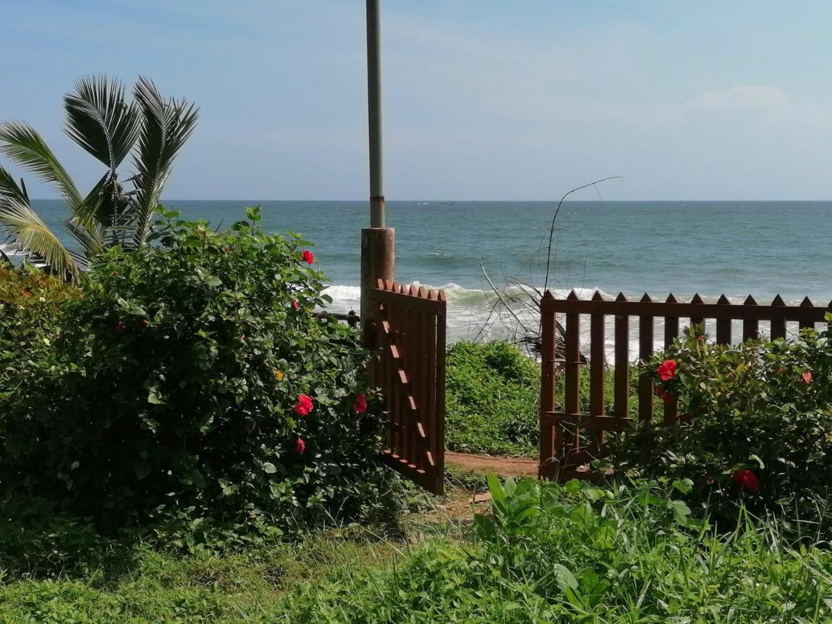 Sukriti Beach Resort Varkala Kültér fotó