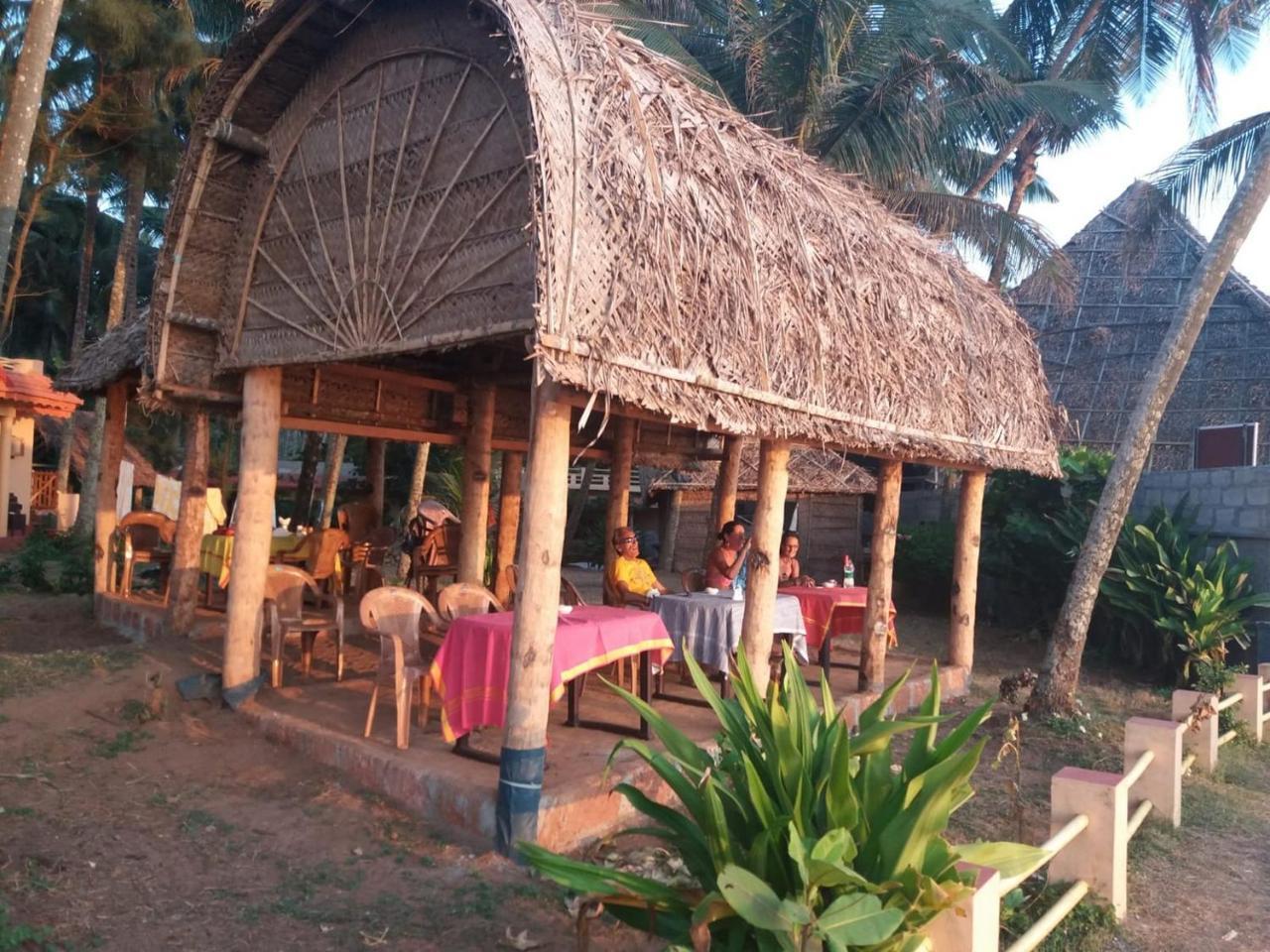 Sukriti Beach Resort Varkala Kültér fotó